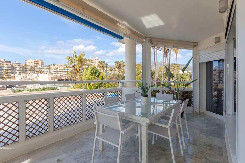 Eden Costa Lago Primera Linea De Mar Torremolinos Buitenkant foto
