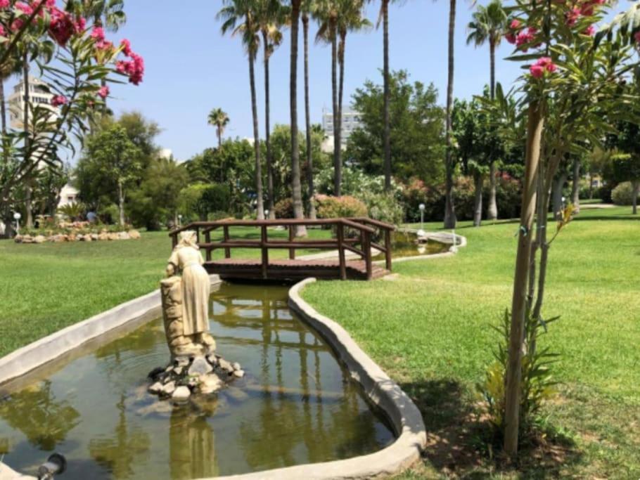 Eden Costa Lago Primera Linea De Mar Torremolinos Buitenkant foto