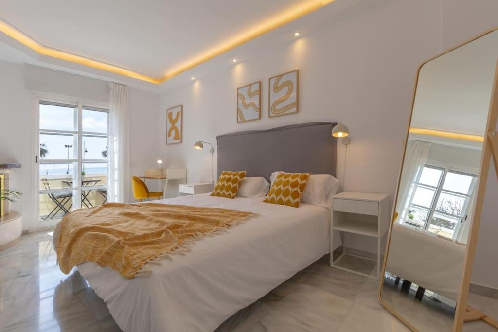 Eden Costa Lago Primera Linea De Mar Torremolinos Buitenkant foto