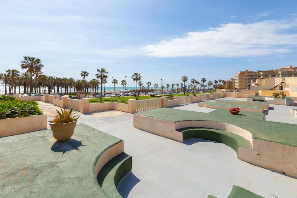 Eden Costa Lago Primera Linea De Mar Torremolinos Buitenkant foto